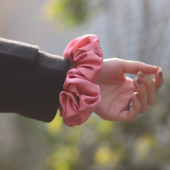 Silk Scrunchie – Pink